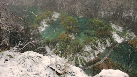 Winter Landscape - Plitvice Lakes in Snow 스톡 동영상 129773271