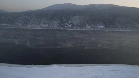  Winter landscape on the river in Siberia 库存影片 170402146