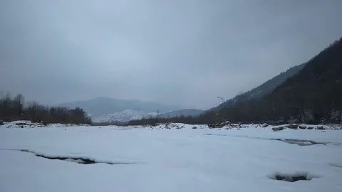 Winter landscape on the river, time lapse 스톡 동영상 147924851