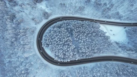 Winter landscape, road with bends  库存影片 170151777