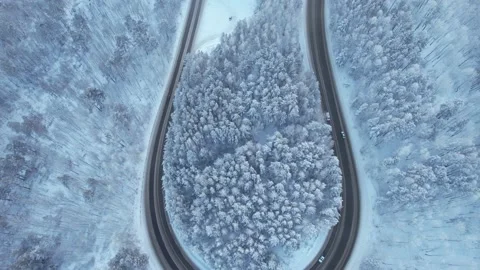 Winter landscape, road with bends  库存影片 170151869