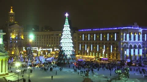 Winter night city Stock Footage 16487677