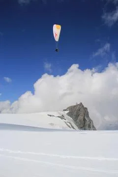 Winter paragliding Stock-Fotos
