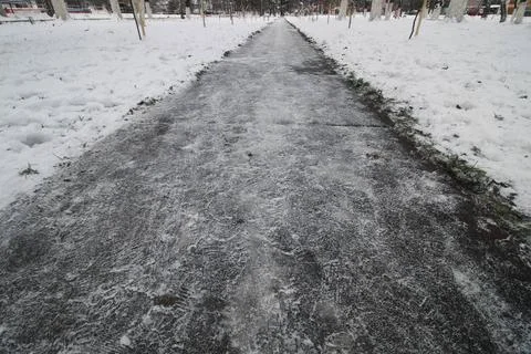 Winter park path perspective winter park path perspective ,model released,... Fotos de archivo