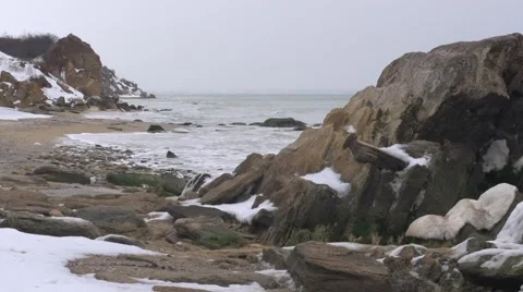 Winter, pristine coastline. Video stock 53089401
