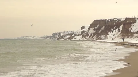 Winter quay. Slow motion.  Video stock 52421971