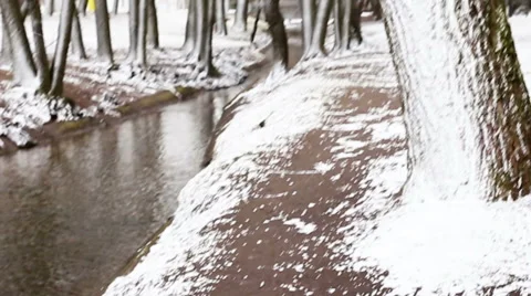 Winter river. Park outdoor Video stock 62990751