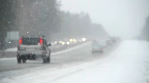 Winter road in heavy snow 스톡 동영상 9833028