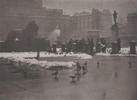 Winter s bite, Trafalgar Square, 1920s, London, by Harry Moult. Copyright:... Stock Photos