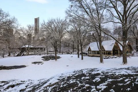 Winter scene featuring the Information Centre in Central Park Stock Photos