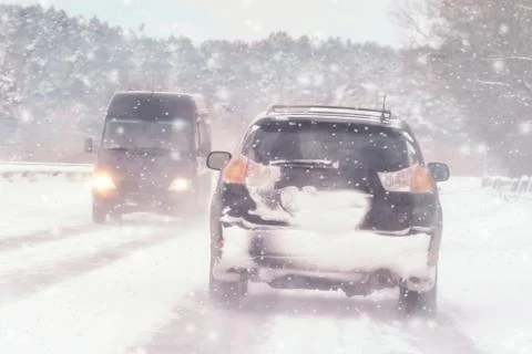 Winter, snow, Blizzard, poor visibility on the road. Car during a Blizzard on Foto stock