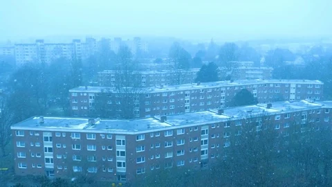 Winter snow-capped city 動画素材 83368559