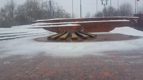 Winter. Snow. Eternal flame Vidéo 100853453