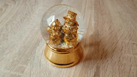 Winter Snow Globe With Snowman Stockbeeldmateriaal 137907026