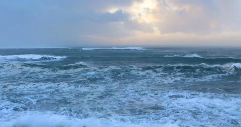 Winter storm waves Oregon coast. Stock Footage 139986130