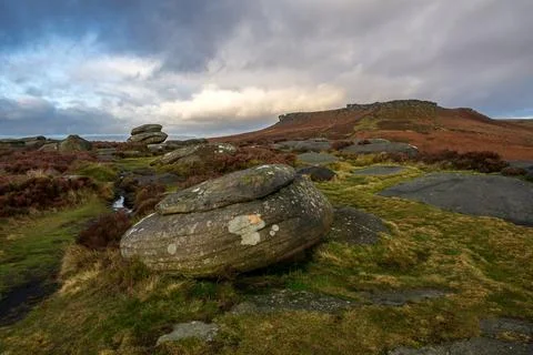 A winter sunrise view of Higger Tor in the South Yorkshire Peak District Na.. Stock Photos