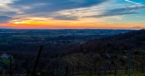 Winter sunset in a cloudy day Vídeo Stock 100993141