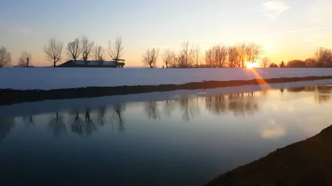 Winter sunset on a river canal 動画素材 87071916