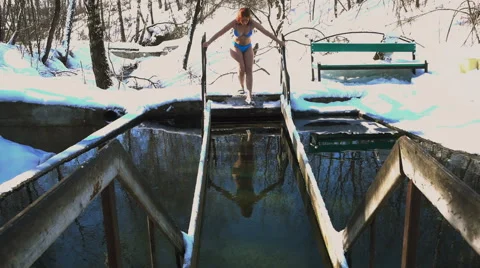 Winter Swimmer Видео 61084025