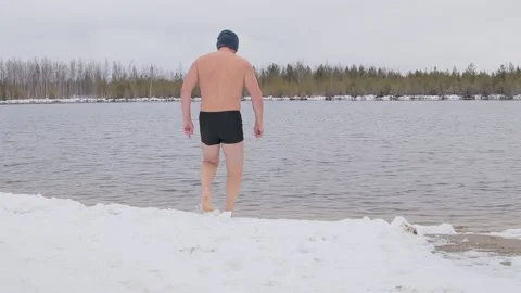 Winter swimming. Stock Footage 141638392