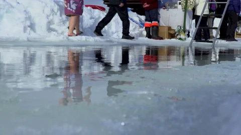 Winter swimming 動画素材 238923676