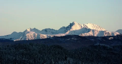 Winter timelapse - Cold weather timelapse of beautiful mountain landscape. Stock-Footage 105688844