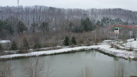 Winter town lake 库存影片 169002086