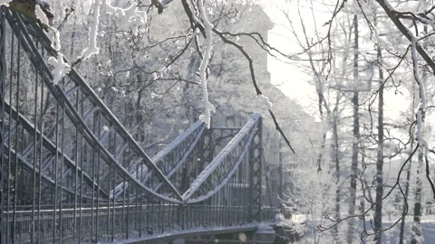 Winter view of the hanging Makarovsky Bridge over the ravine. Stock Footage 148428787