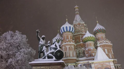 Winter view of St. Basil's Cathedral during a snowfall Video stock 45296666