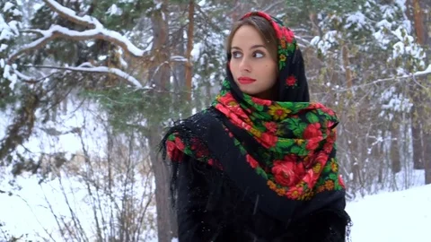 A winter walk. 動画素材 84970473