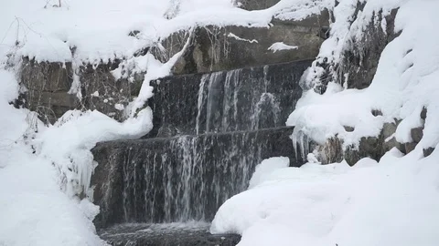 Winter waterfall 動画素材 102321527