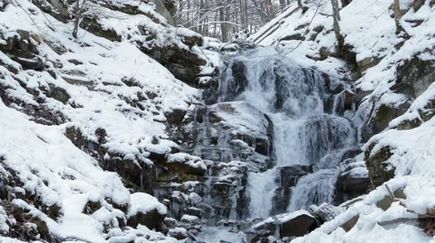 Winter waterfalls in the mountains Stock-Footage 59443587