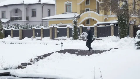 Winter yoga session. Man in black Video stock 83915978