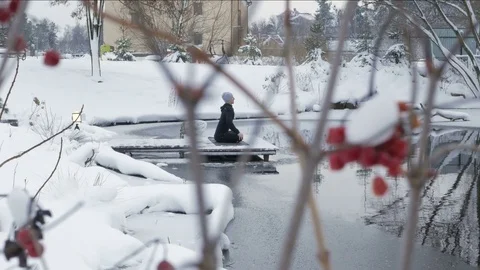 Winter yoga session. Man in black Video stock 83915980
