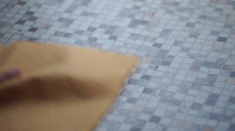 Wipes the table Vídeo Stock 34838885