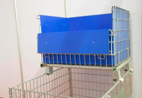 Wire mesh pallet Foto stock