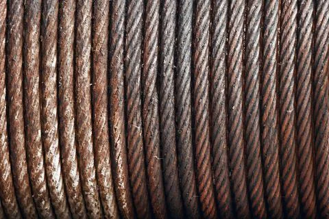 Wire rope sling or cable sling on crane reel drum or winch roll of crane the  Foto stock