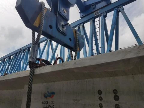 Wire strands as an additional tool for the erection of Precast Concrete I G.. Fotos Stock