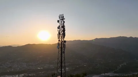 Wireless communication mast standing on a difficult mountain terrain with s.. Video stock 348470518