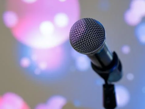 Wireless mic on stage 库存照片