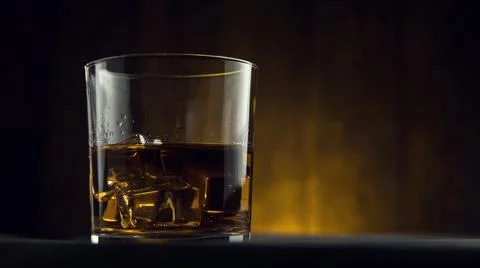 Wiskey on the rocks Fotos Stock