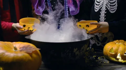Witch and her Mates Stockbeeldmateriaal 42123279