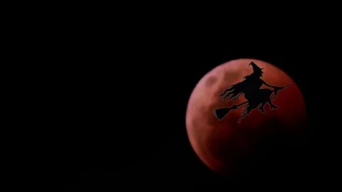 Witches moon Stockbeeldmateriaal 121038189