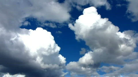 Withdrawing clouds Stock-Footage 370906