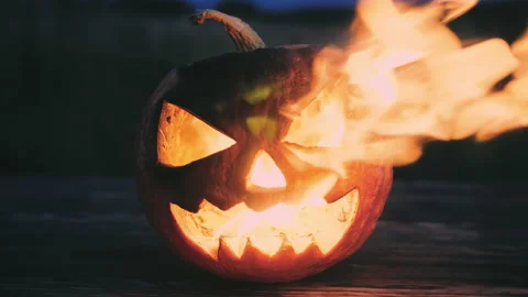 Withered Halloween Pumpkin is on fire 스톡 동영상 140367900