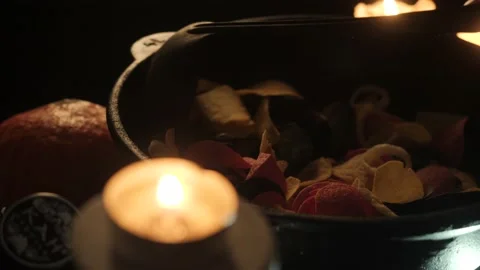 The wizard brews a potion from potato chips Vídeo Stock 142158280