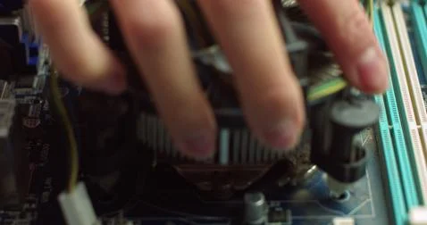 The wizard removes CPU cooling for diagnostics. Repair and maintenance of 스톡 사진