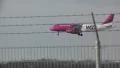 wizzair plane landing HD видео футажи