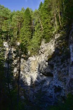 The wolf pit karst sinkhole is one of the largest natural karst sinkholes in  Stock Photos