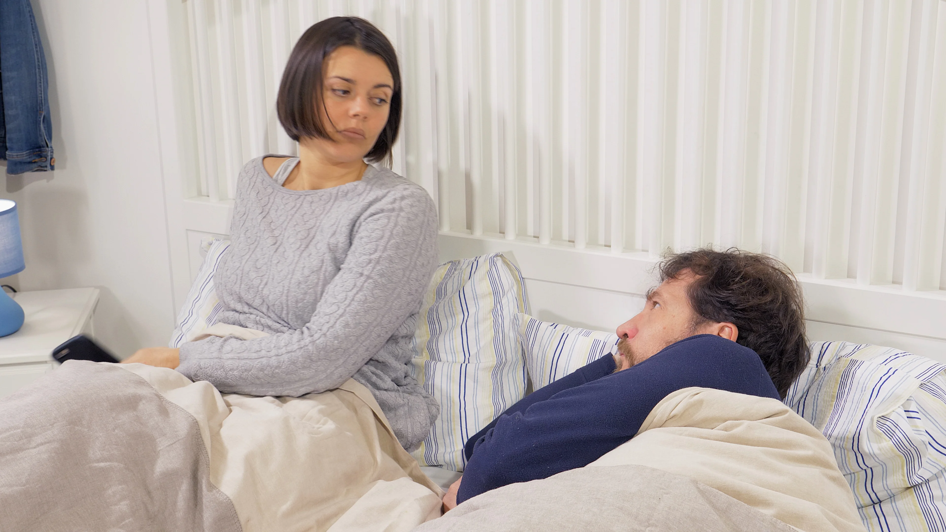 wife cheats husband bed